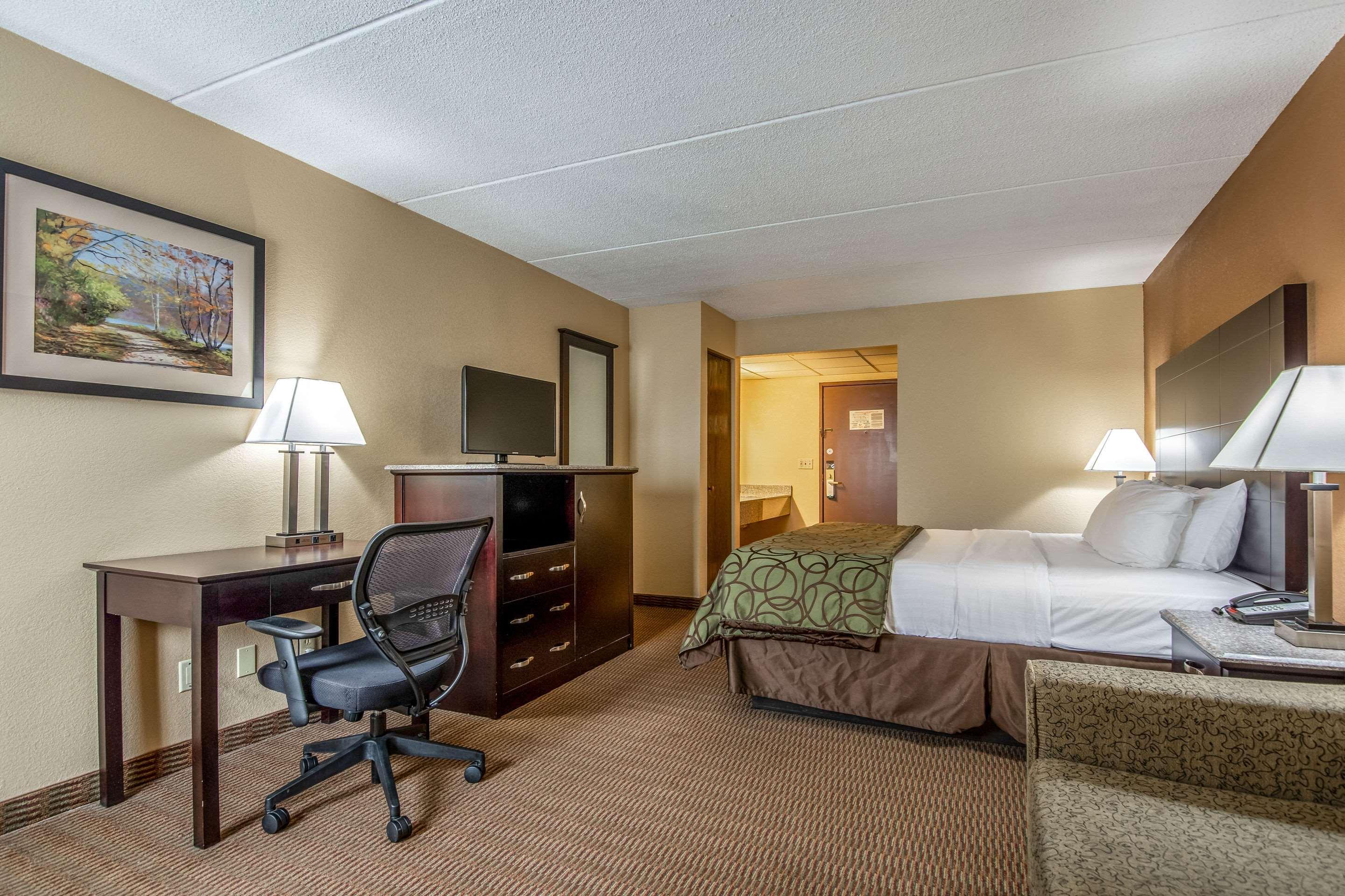 Quality Inn Tully I-81 Экстерьер фото