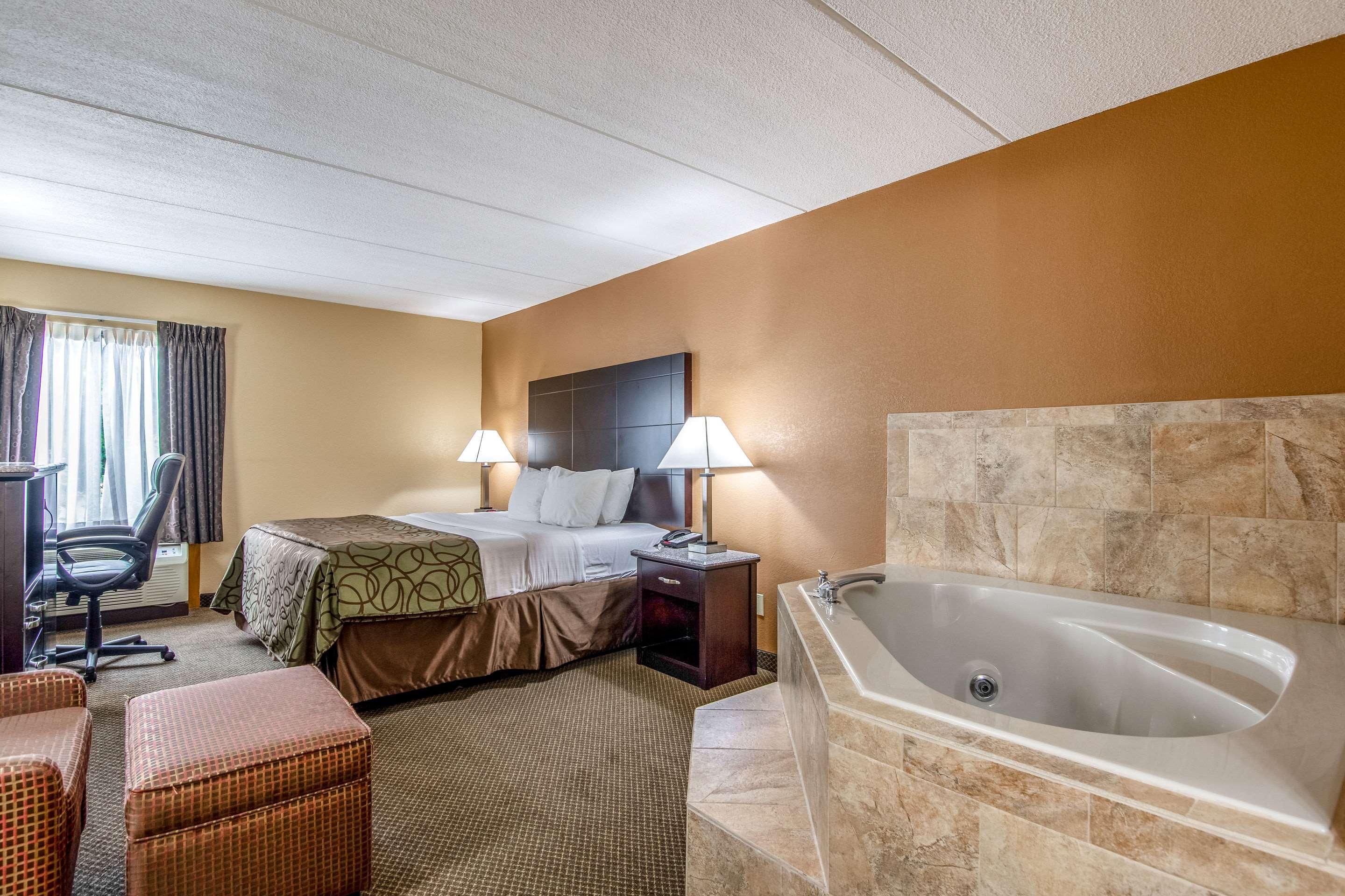 Quality Inn Tully I-81 Экстерьер фото