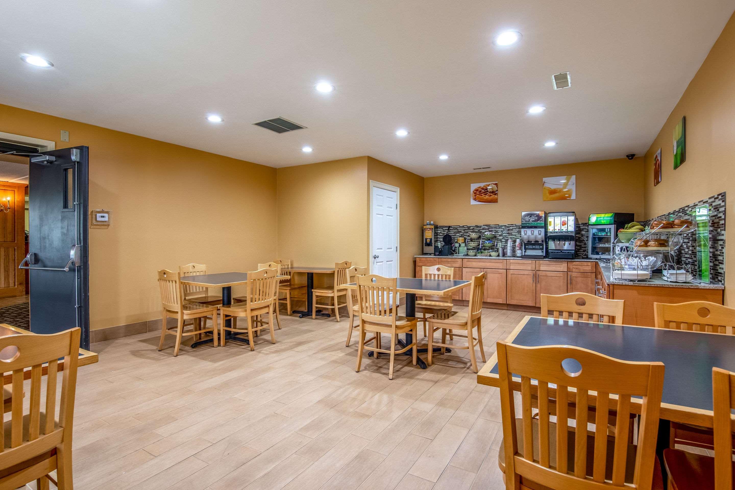 Quality Inn Tully I-81 Экстерьер фото