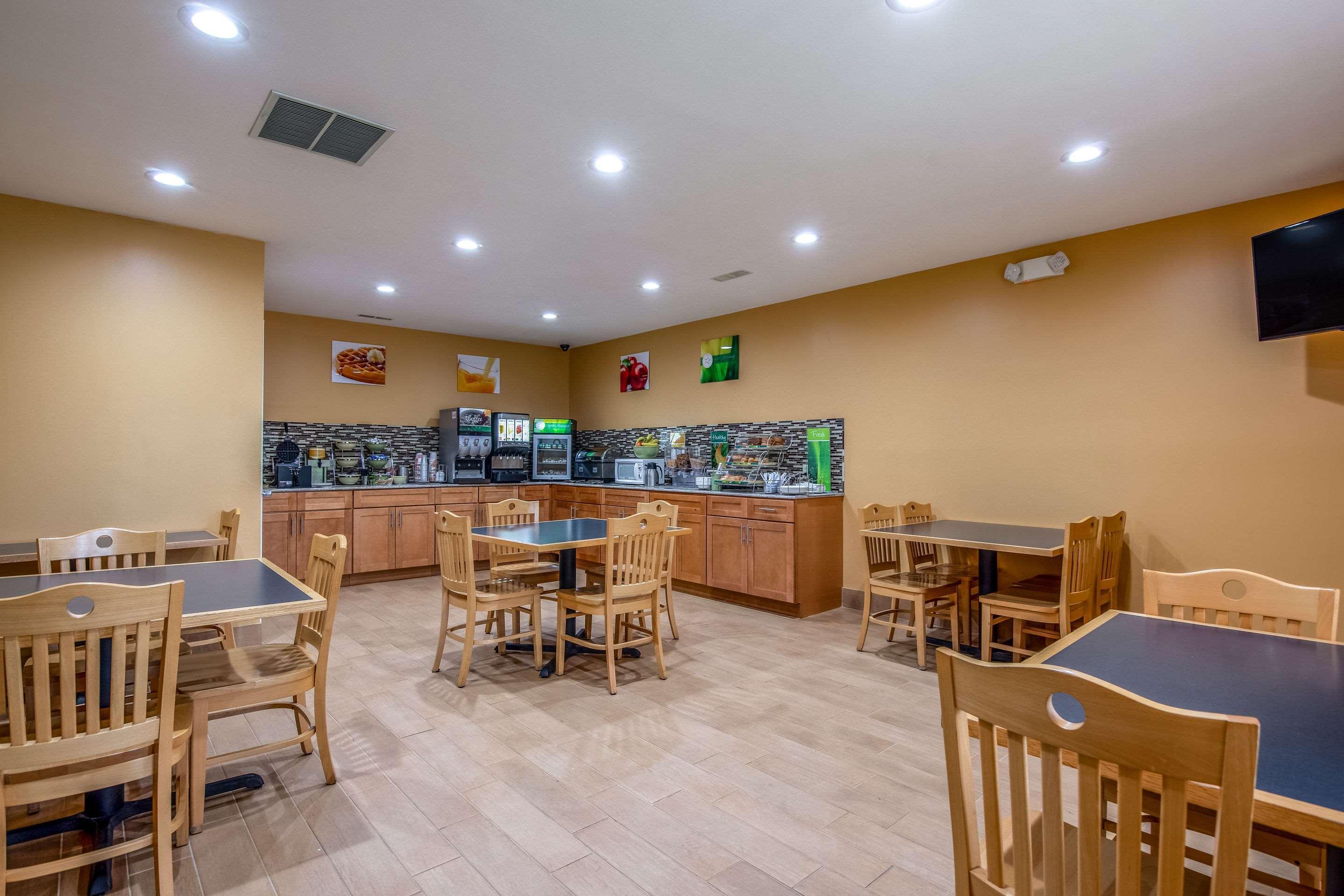 Quality Inn Tully I-81 Экстерьер фото