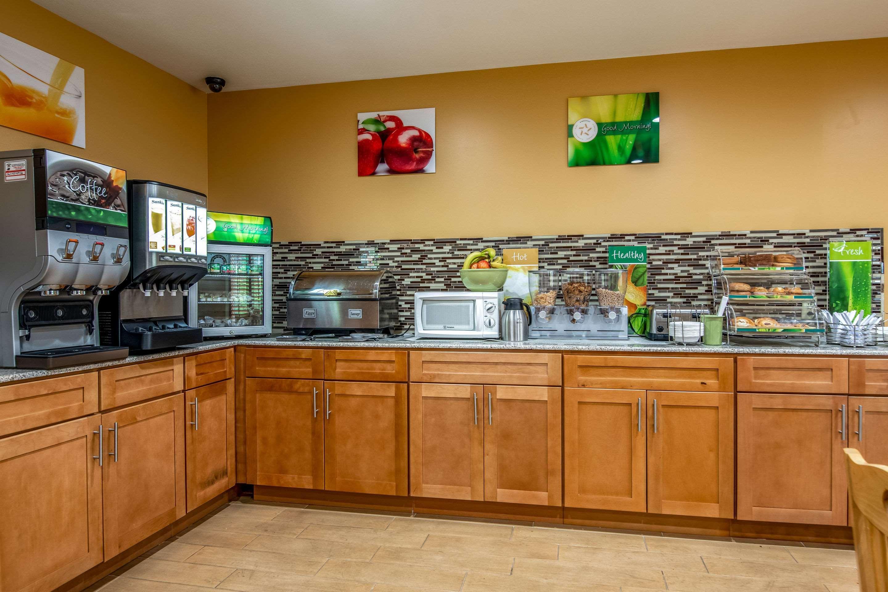 Quality Inn Tully I-81 Экстерьер фото