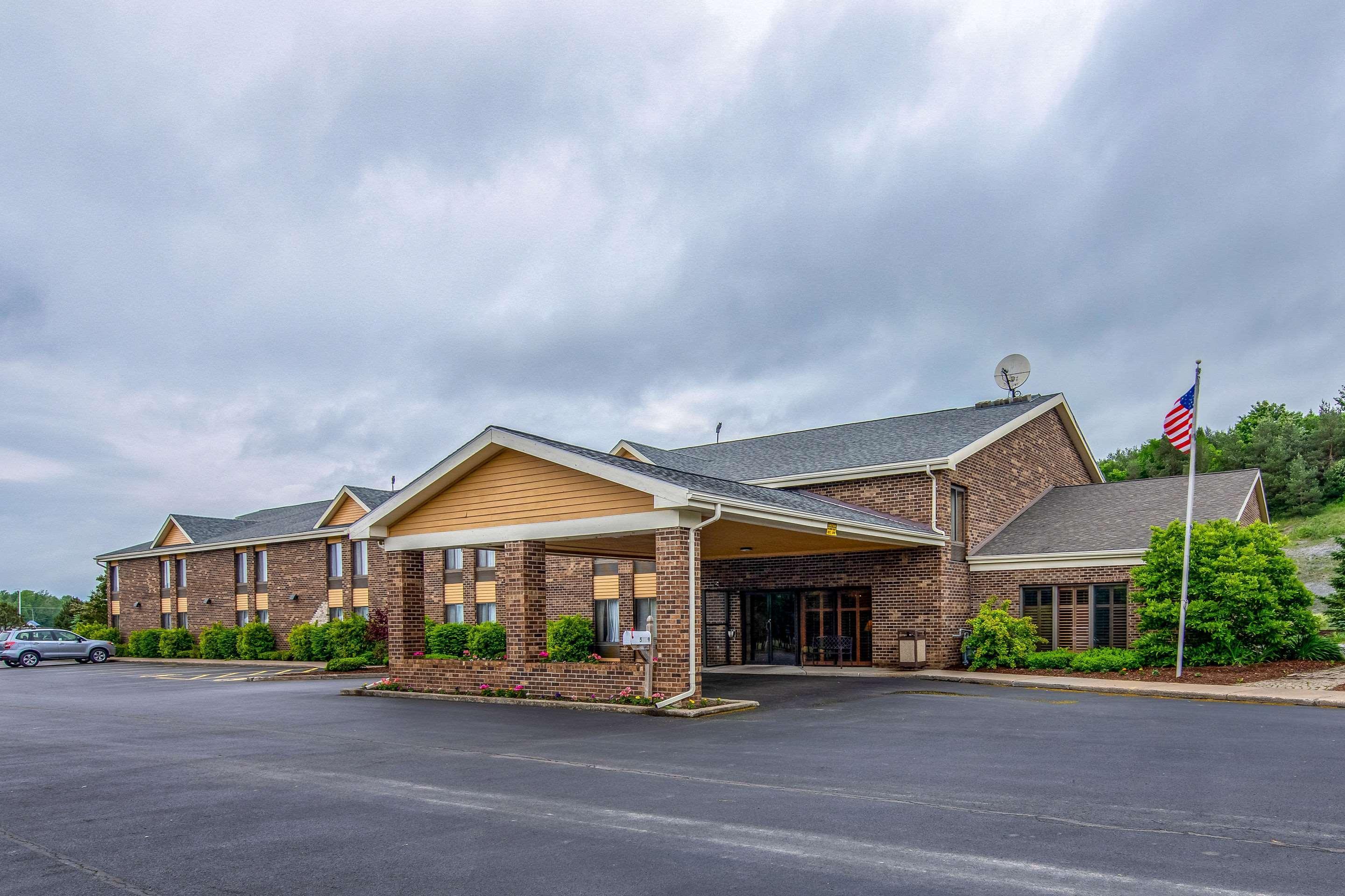 Quality Inn Tully I-81 Экстерьер фото